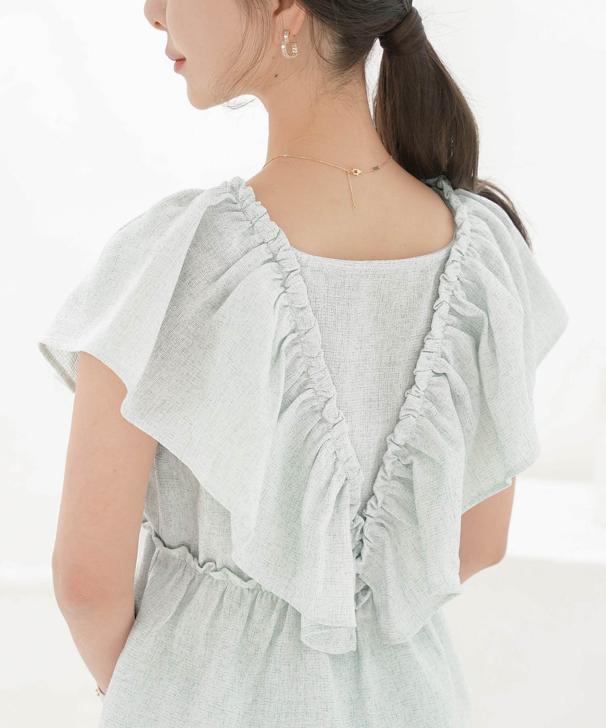 セットアップ ブラウス フリル ノースリーブ パンツ ワイドパンツ スクエアネック デコルテ 体型カバー ペプラム フリル袖 麻調 リネンライク 綿混 ポケット スタイリッシュ 上下セット 2点セット 夏　真夏 海 海水浴 旅行