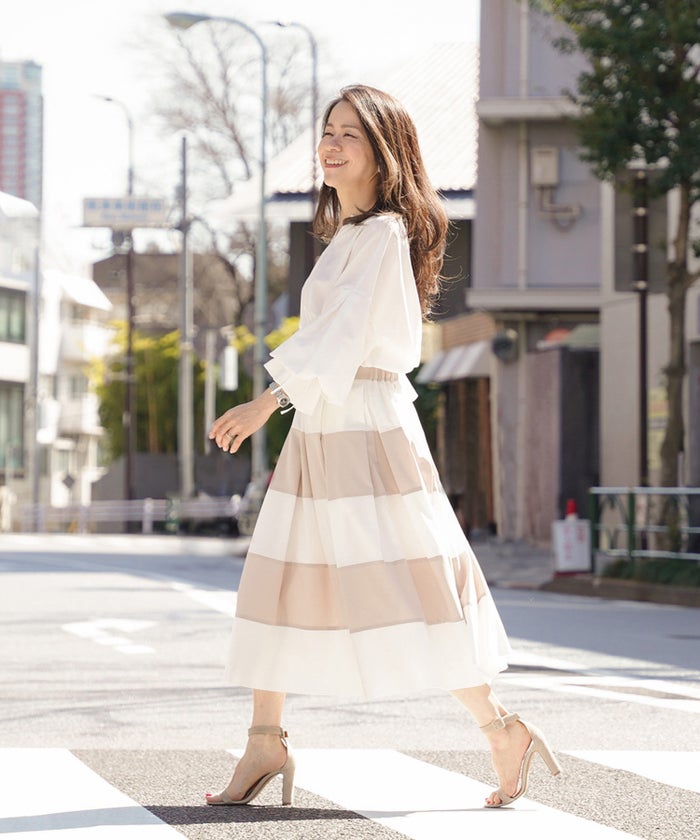 スカート フレア ベージュ ボーダー 通勤 デート 女子会 フェミニン ジョイントスペース