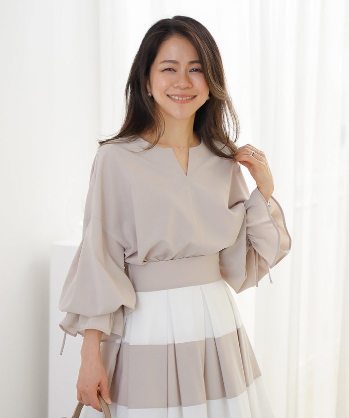 ブラウス ベージュ バルーンスリーブ 2way リボン 通勤 ジョイントスペース
