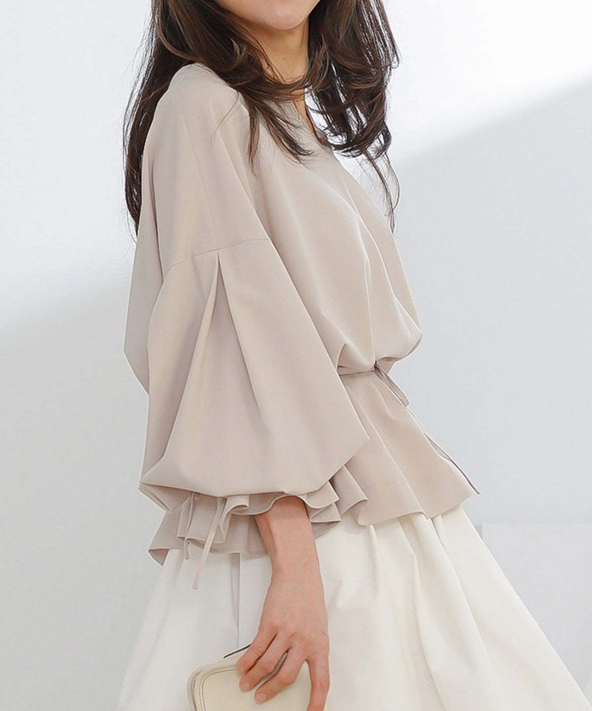 ブラウス ベージュ バルーンスリーブ 2way リボン 通勤 ジョイントスペース