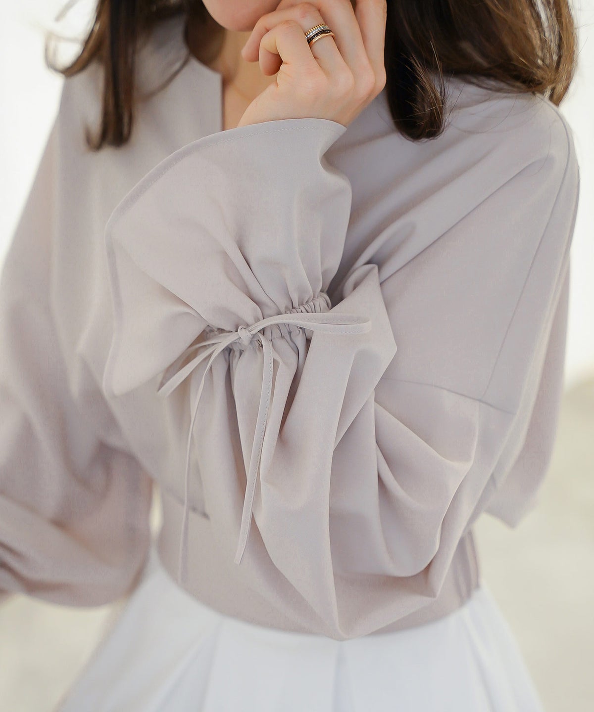 ブラウス ベージュ バルーンスリーブ 2way リボン 通勤 ジョイントスペース