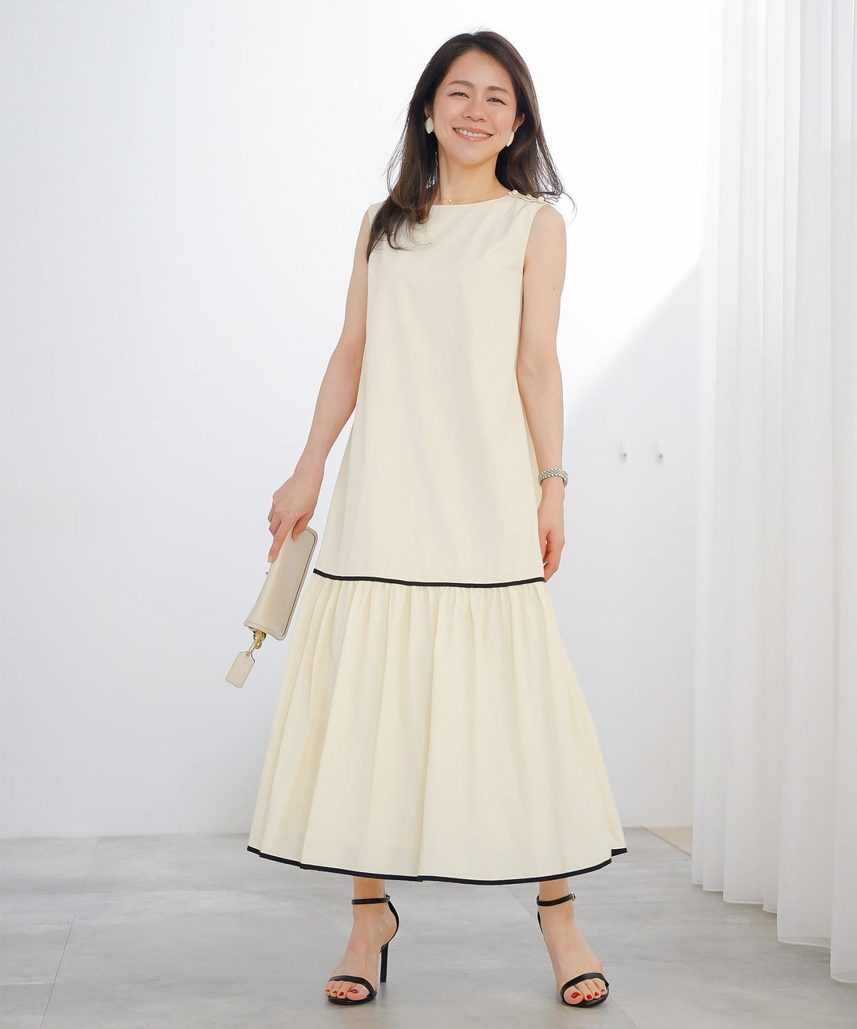 ティアード ワンピース ロング  アイボリー ピンク タフタ 配色 春 夏 秋 フェミニン 旅行 海 ジョイントスペース