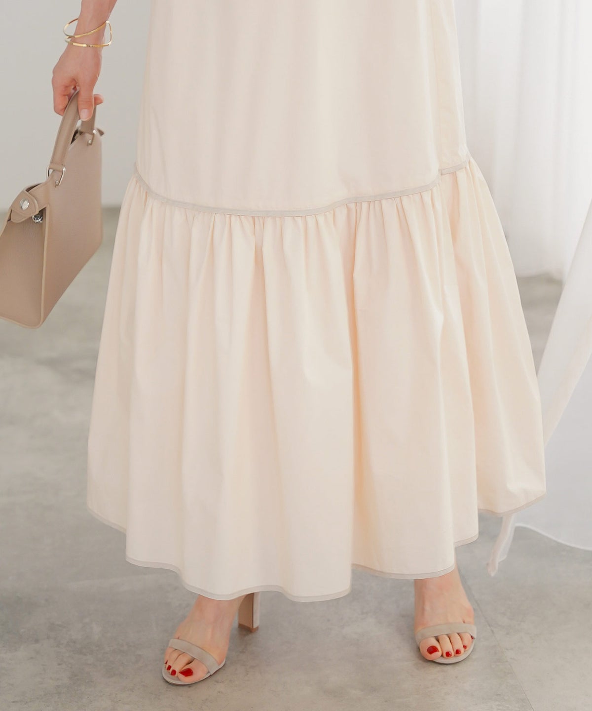 ティアード ワンピース ロング ピンク タフタ 配色 春 夏 秋 フェミニン 旅行 海 ジョイントスペース