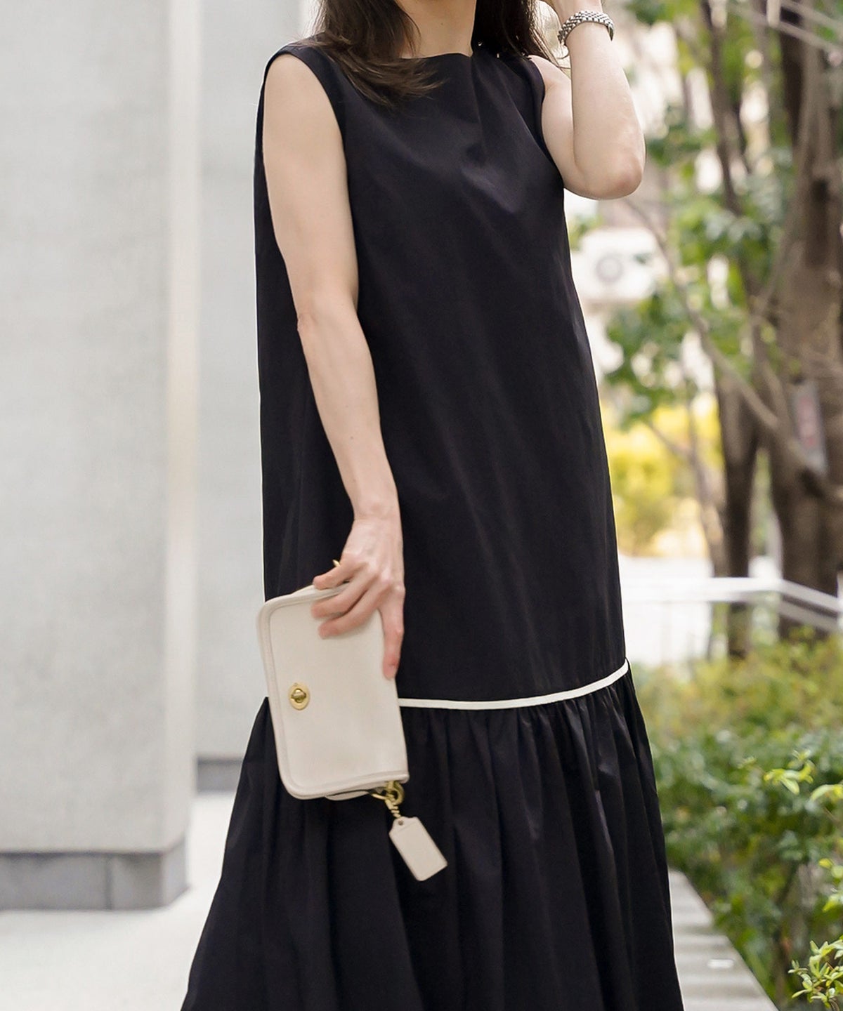 ティアード ワンピース ロング ブラック タフタ 配色 春 夏 秋 フェミニン 旅行 海 ジョイントスペース