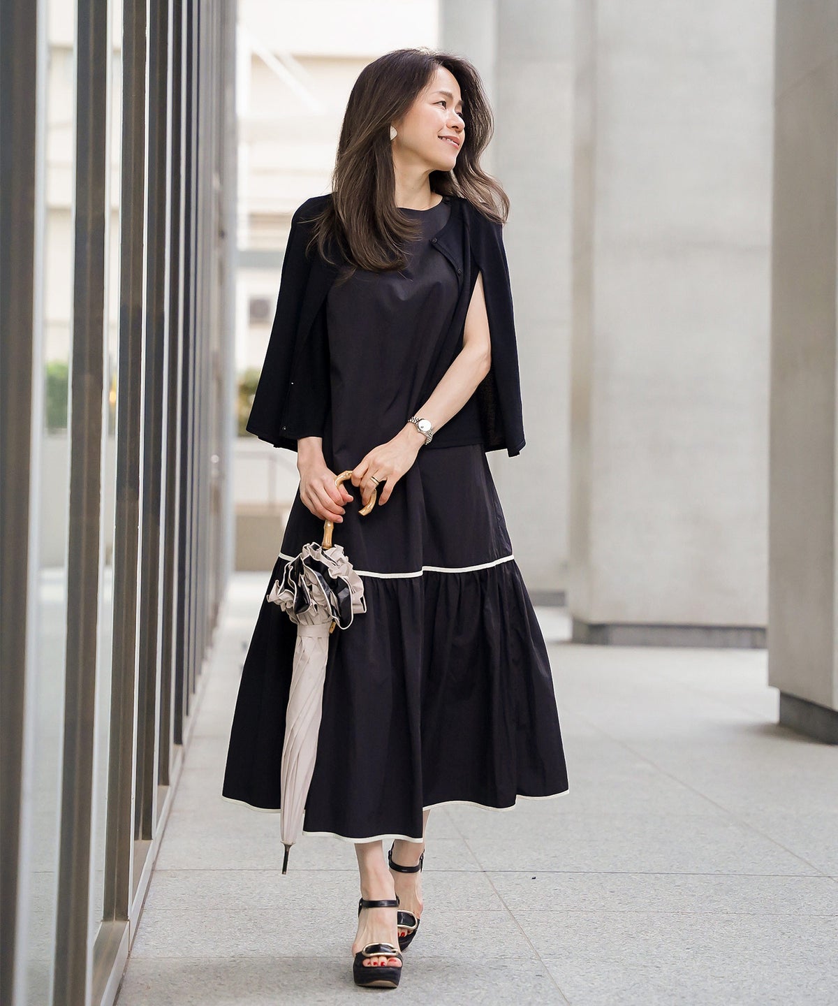 ティアード ワンピース ロング ブラック タフタ 配色 春 夏 秋 フェミニン 旅行 海 ジョイントスペース