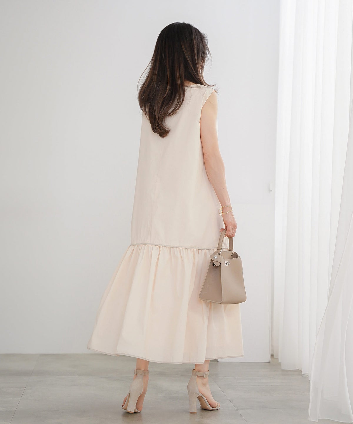 ティアード ワンピース ロング ピンク タフタ 配色 春 夏 秋 フェミニン 旅行 海 ジョイントスペース