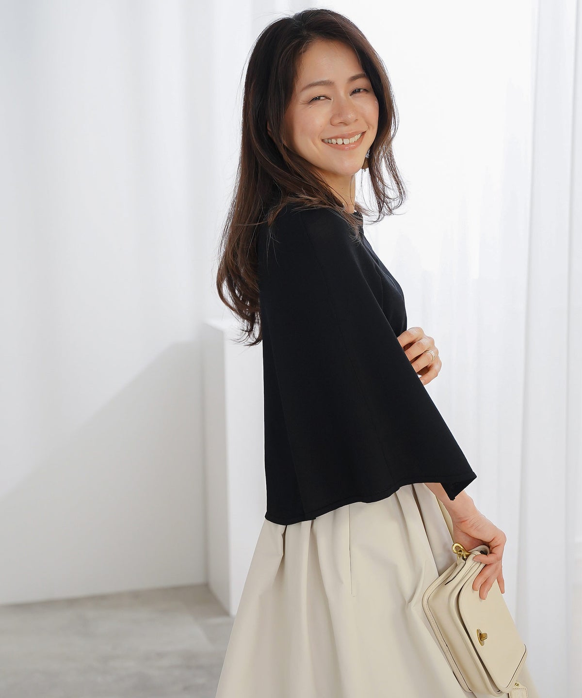 ケープ ニット カーディガン ホワイト ブラック 春 夏 薄手 日焼け対策 ジョイントスペース