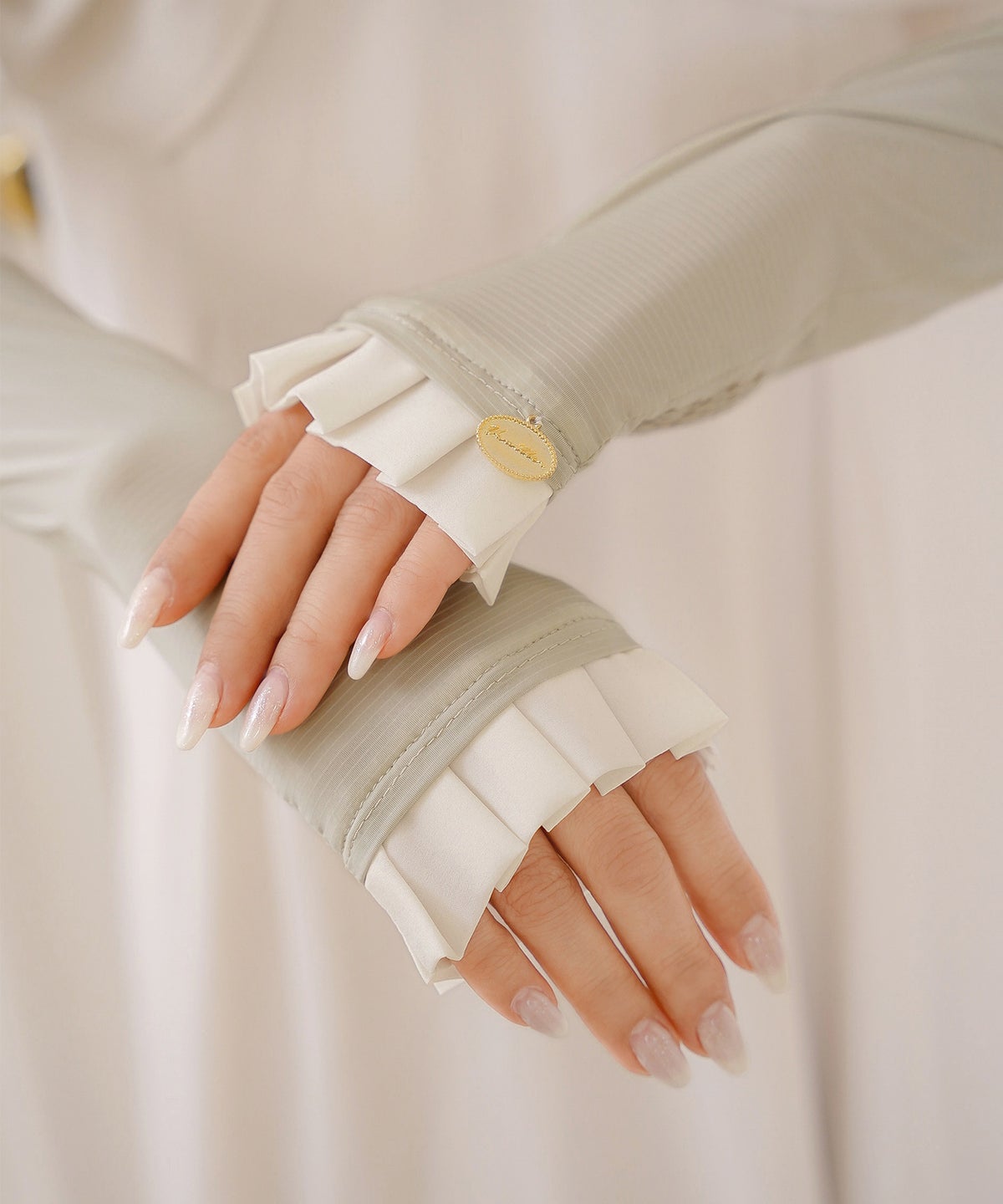 UVカット 紫外線対策 冷房対策 日除け アームカバー 親指付き フリル かわいい フェミニン きれいめ