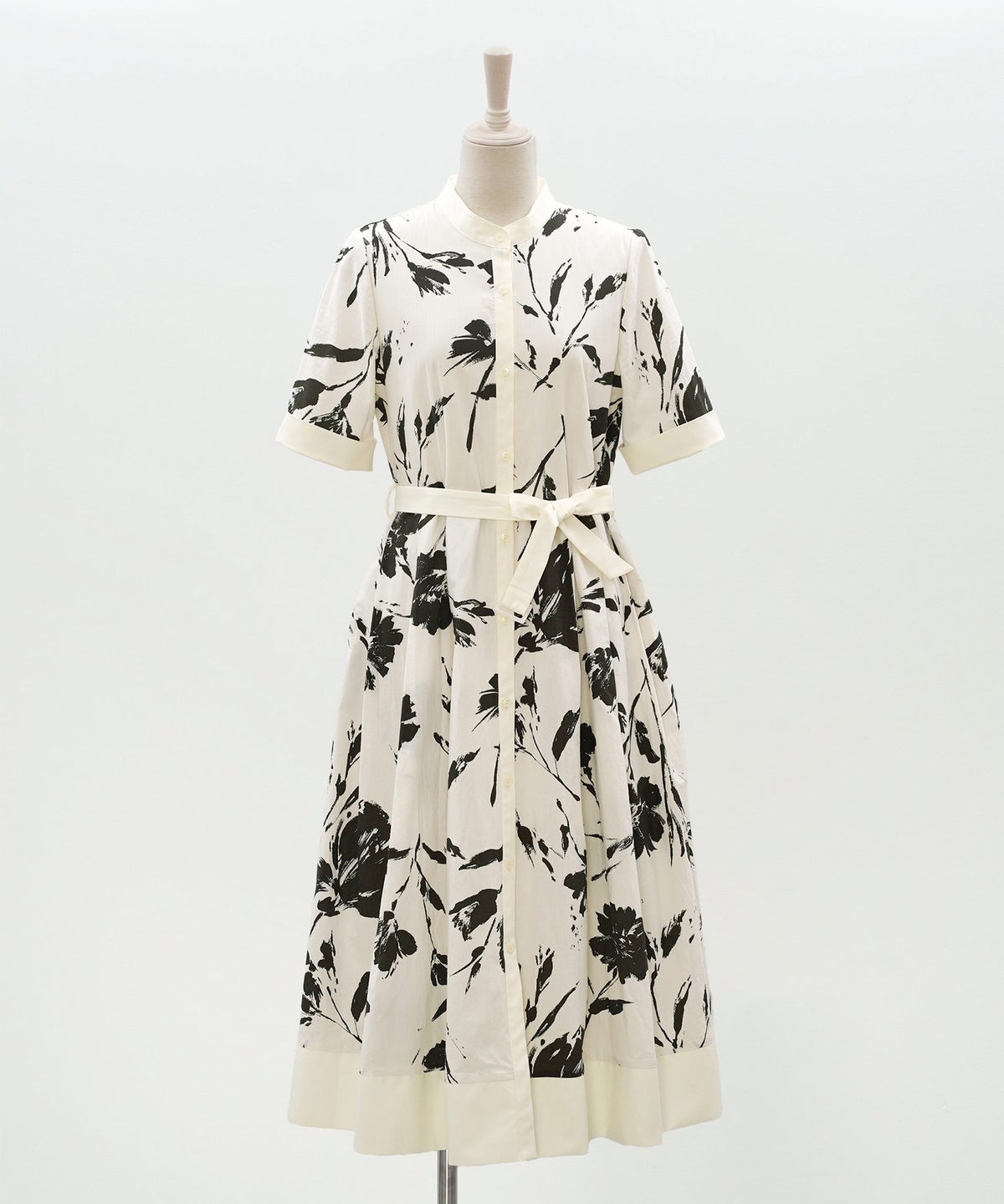 シャツワンピース ブラック 花柄 バンドカラー ベルト付き ジョイントスペース