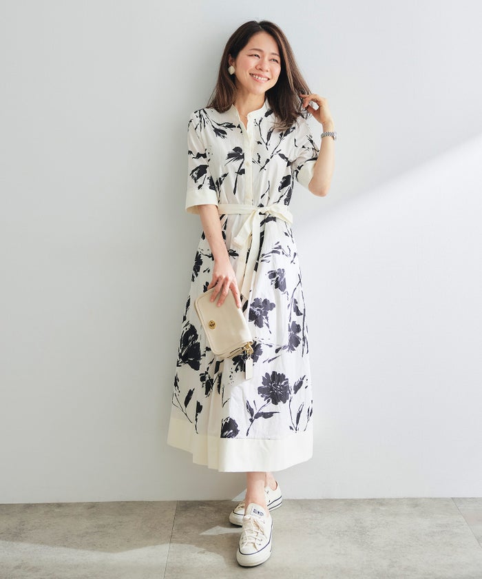 シャツワンピース ブラック 花柄 バンドカラー ベルト付き ジョイントスペース