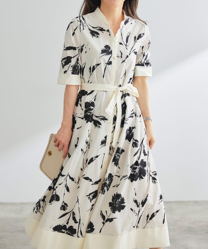 シャツワンピース ブラック 花柄 バンドカラー ベルト付き ジョイントスペース