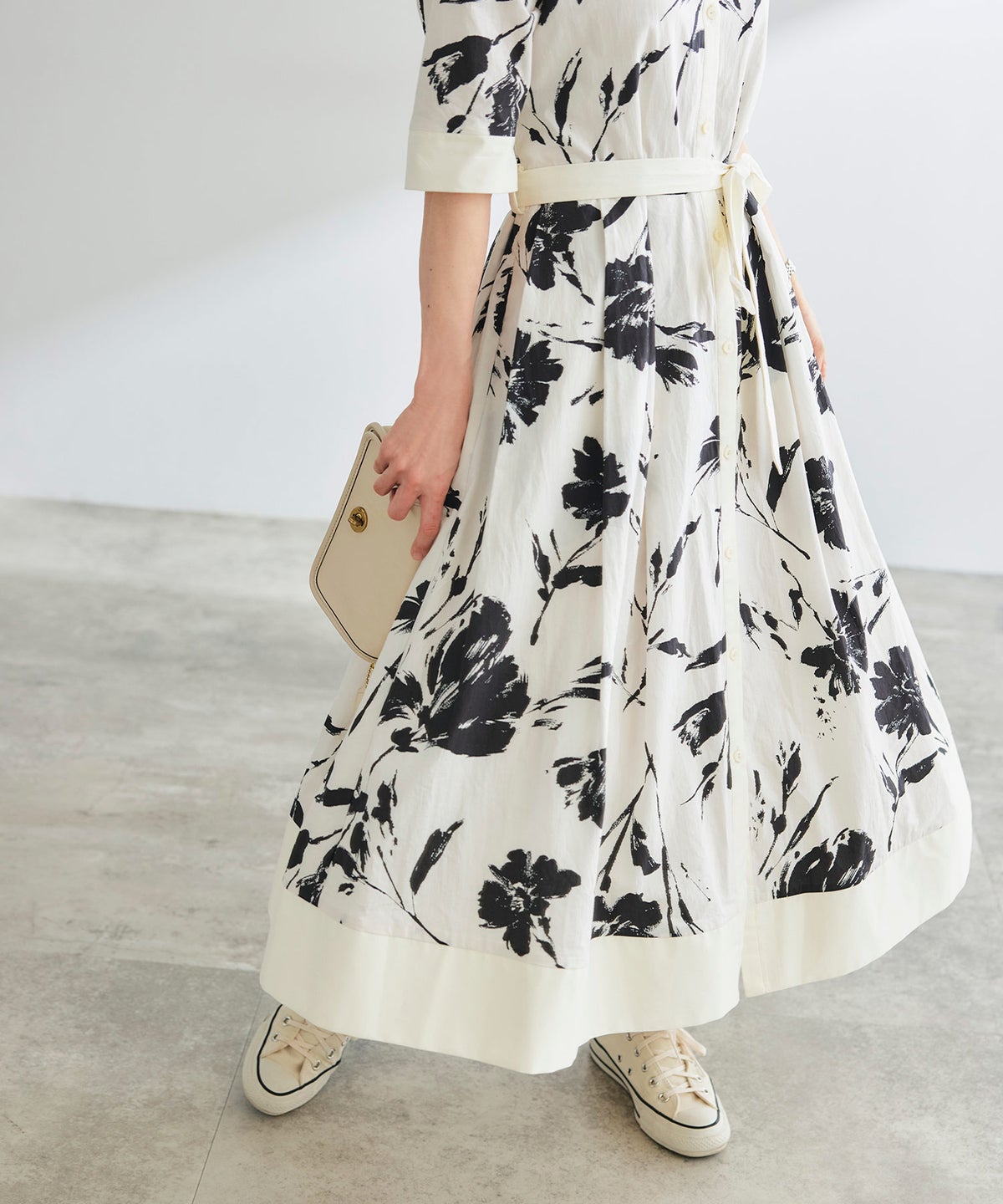 シャツワンピース ブラック 花柄 バンドカラー ベルト付き ジョイントスペース