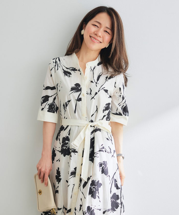 シャツワンピース ブラック 花柄 バンドカラー ベルト付き ジョイントスペース