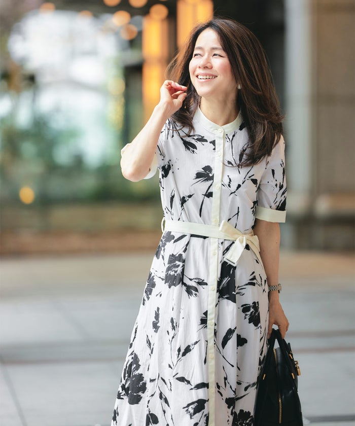 シャツワンピース ブラック 花柄 バンドカラー ベルト付き ジョイントスペース