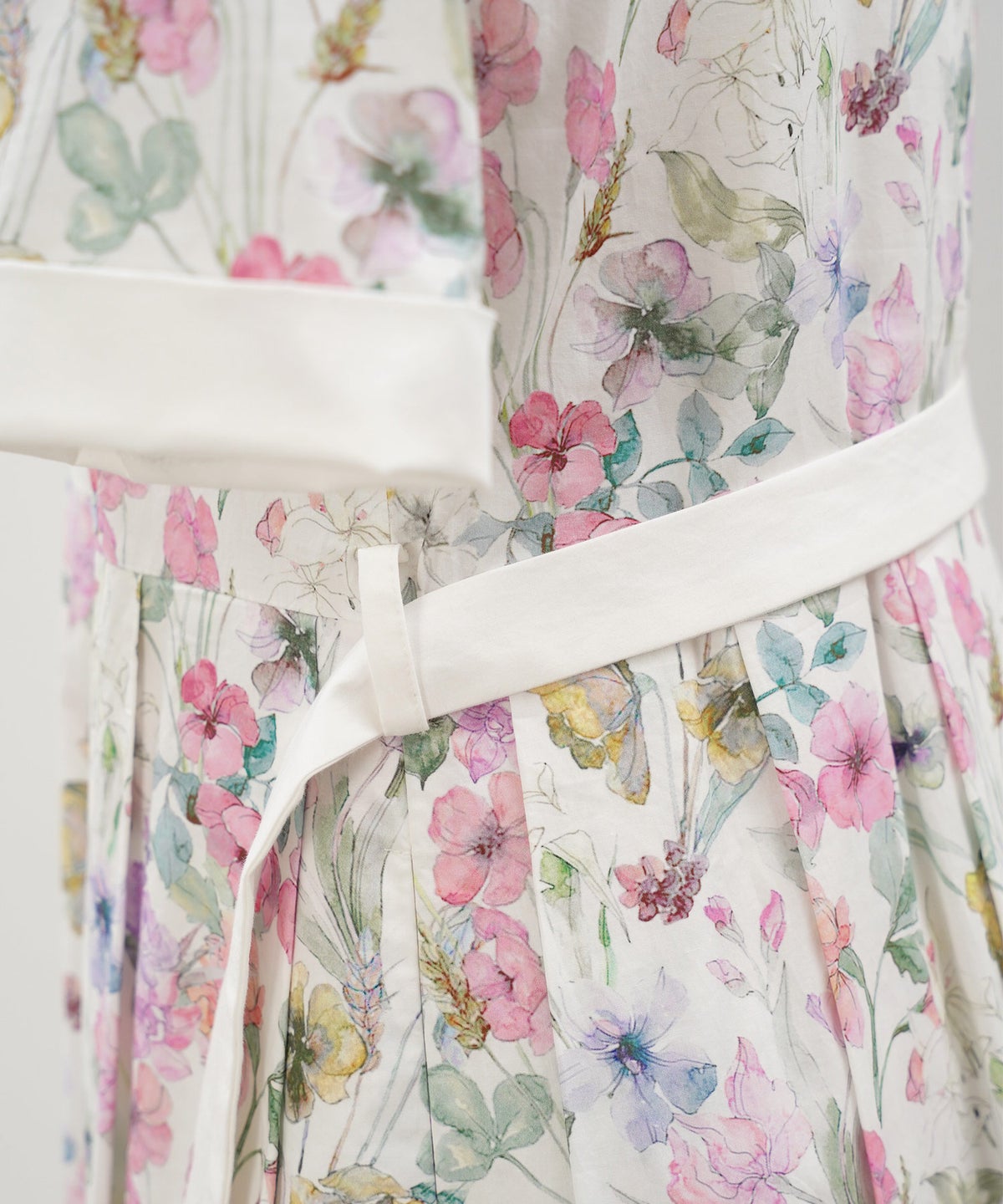 シャツワンピース ピンク 花柄 バンドカラー ベルト付き ジョイントスペース