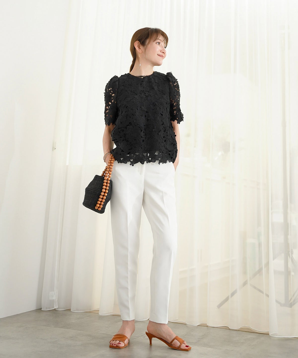 手洗い可 かわいい 上品 きれいめ 大人カジュアル オフィス フォーマル フェミニン シンプル 柄 ジョイントスペース 立体レースブラウス Liala×PG