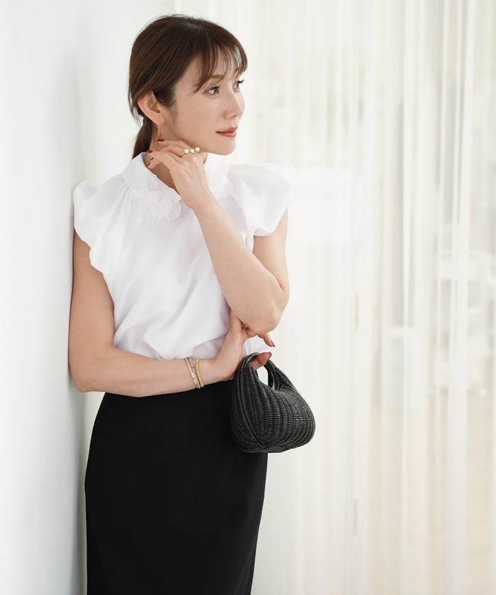 手洗い可 上品 きれいめ 大人カジュアル オフィス フォーマル フェミニン 大人可愛い シンプル ジョイントスペース 花モチーフ袖バルーンブラウス Liala×PG