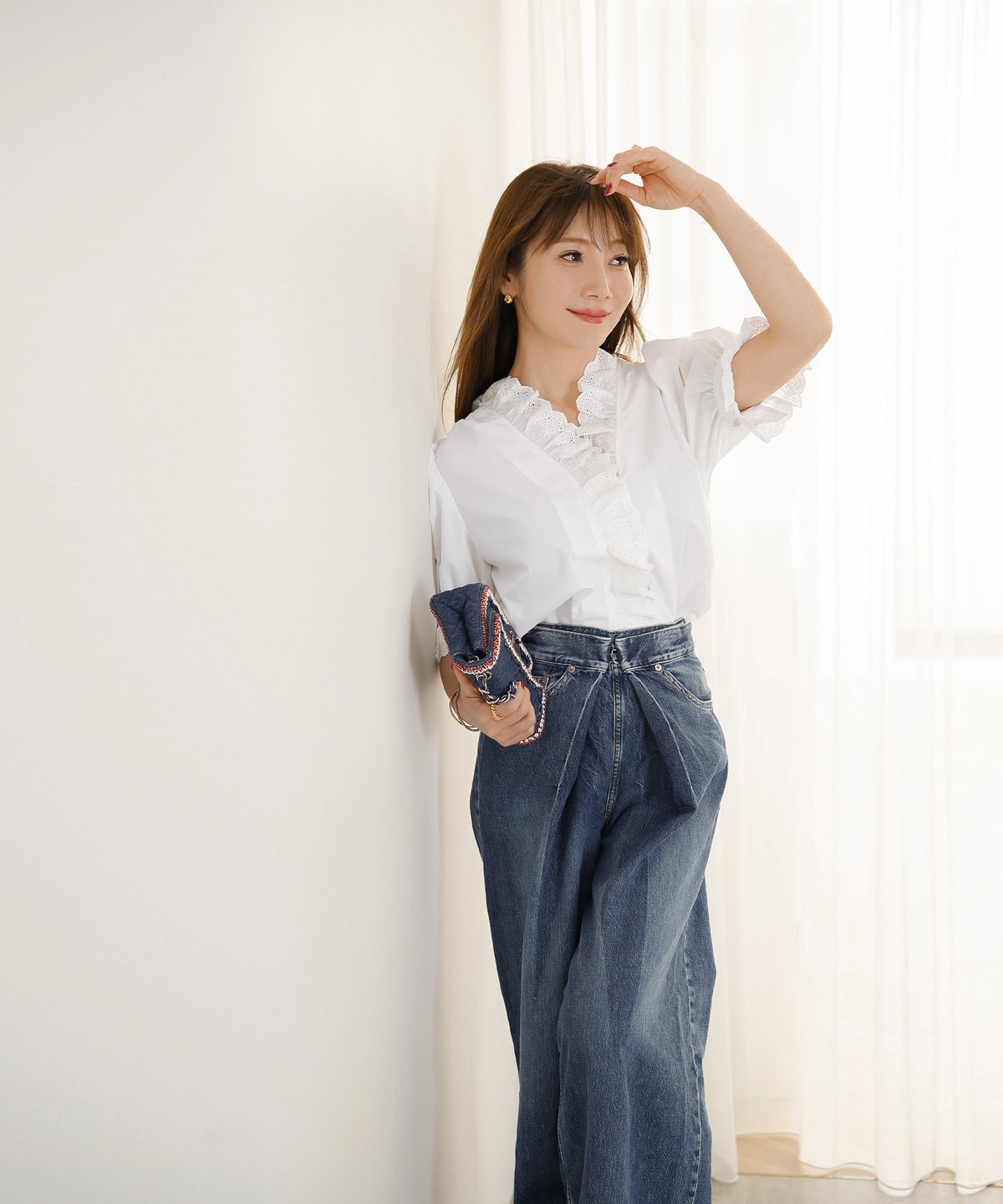手洗い可 Vネック 大人カジュアル オフィス きれいめ フェニミン 上品 春夏 白黒 ジョイントスペース レースフリルブラウス Liala×PG