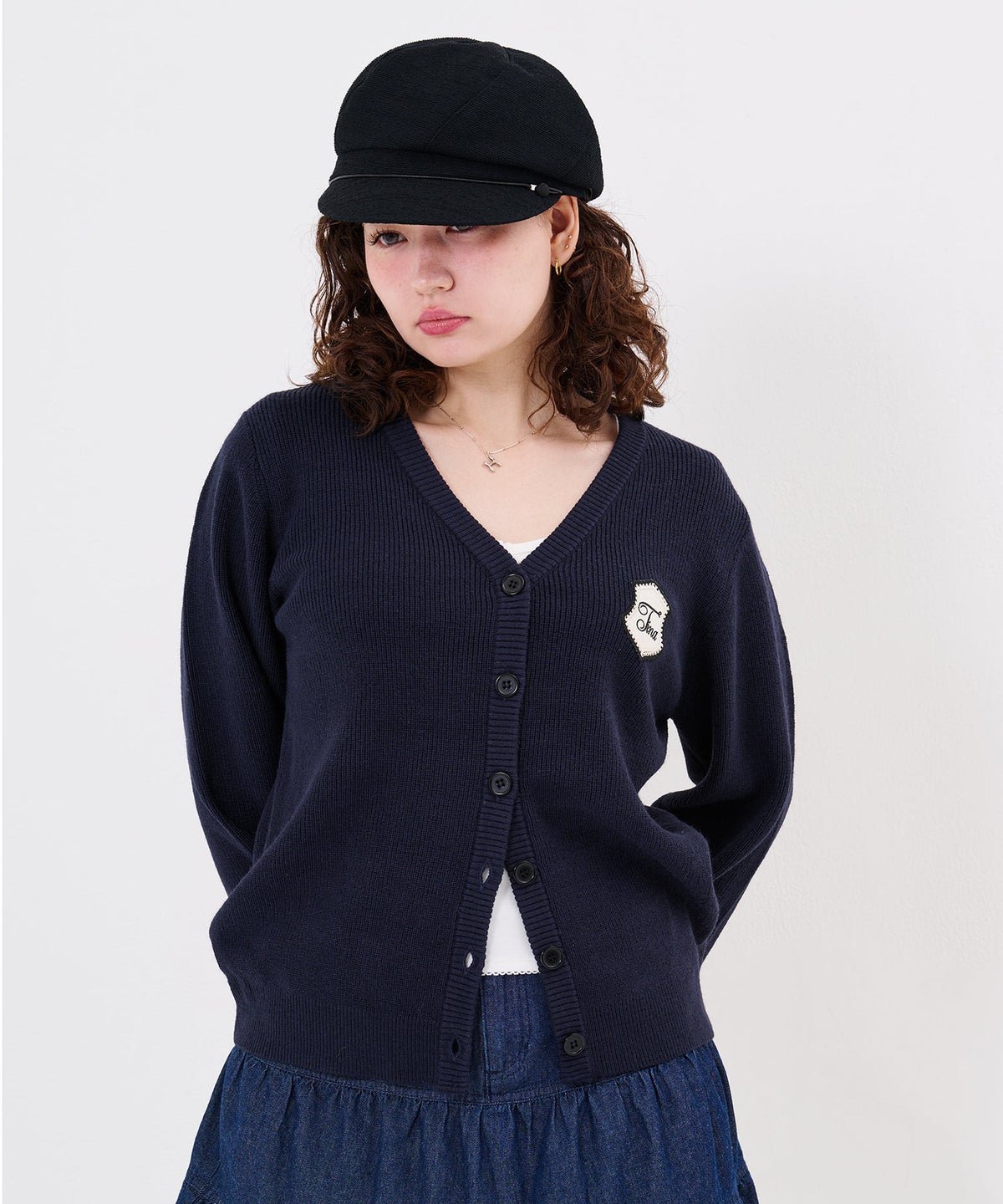 トップス/刺繍/ワッペン付き Vネック ニット カーディガン TINA：JOJUN