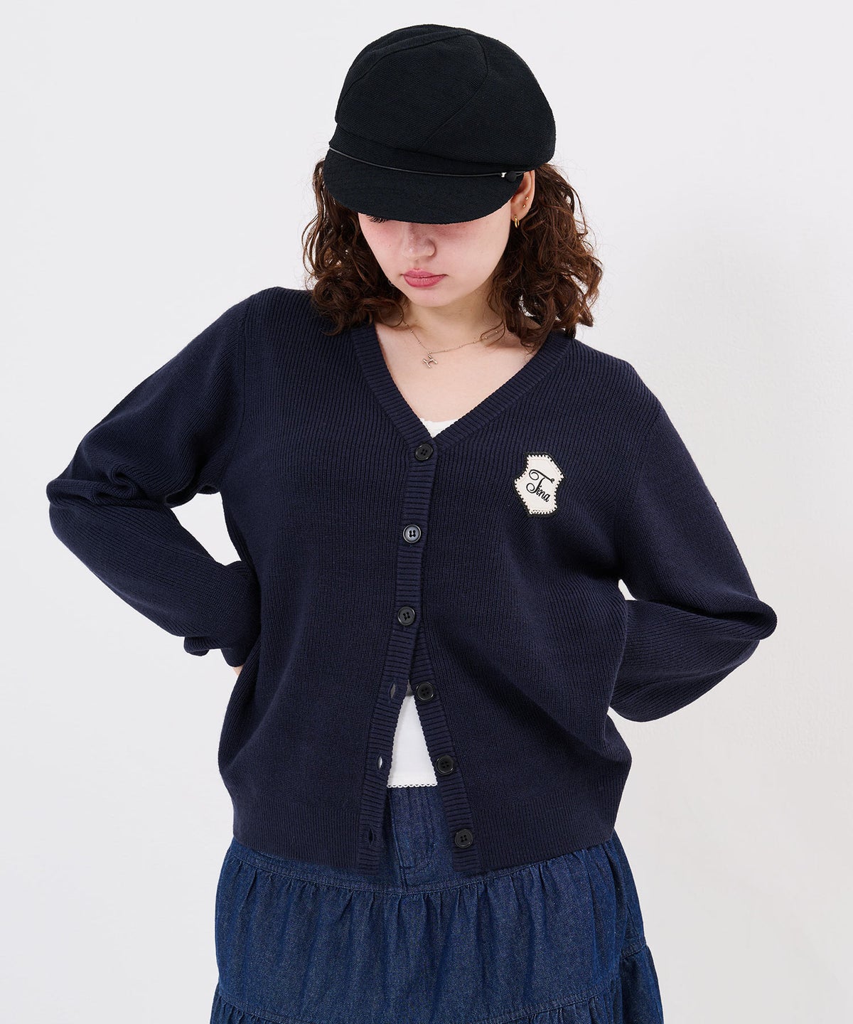 トップス/刺繍/ワッペン付き Vネック ニット カーディガン TINA：JOJUN
