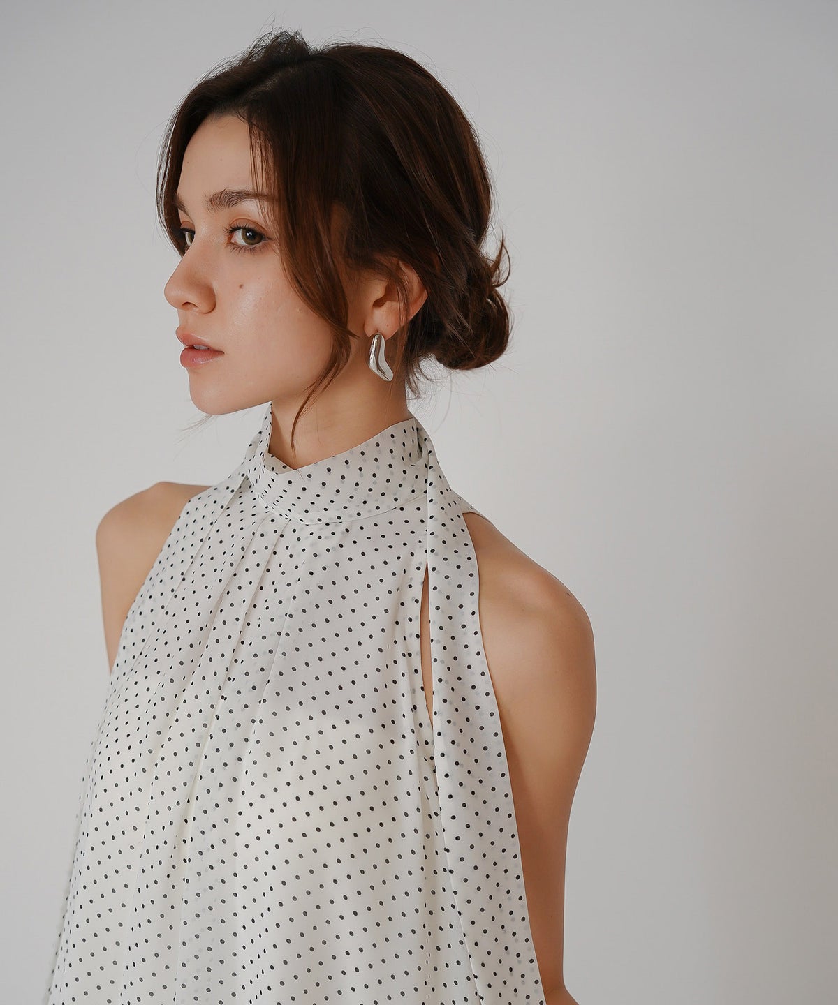アメスリブラウス スタンドカラー モード フレアトップス 韓国風 上品 アメスリ 2WAY ドット タイ ブラウス KINO THE KEI