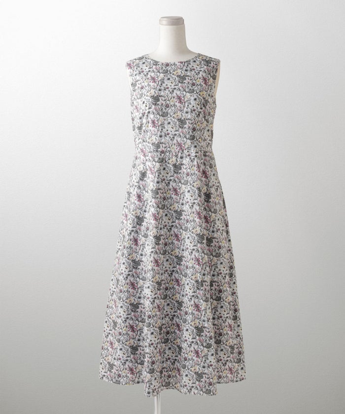 ノースリーブ ウエスト切り替え ワンピース Made with Liberty Fabric グレー ブルー ノースリーブウエスト切り替えワンピースMade with Liberty Fabric HUIT