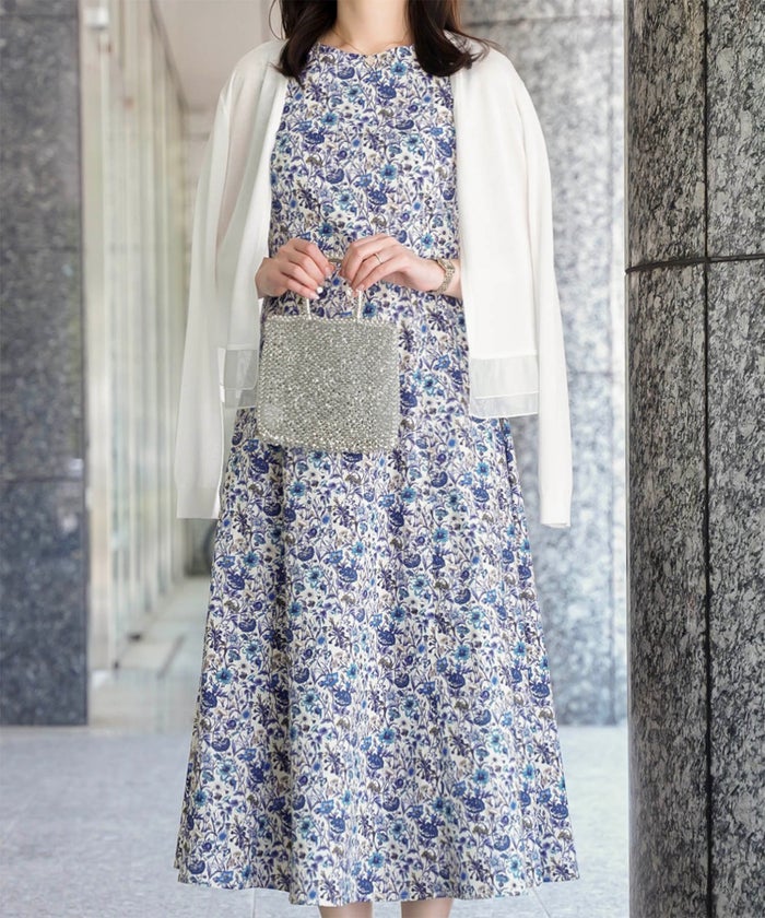 ノースリーブ ウエスト切り替え ワンピース Made with Liberty Fabric グレー ブルー ノースリーブウエスト切り替えワンピースMade with Liberty Fabric HUIT