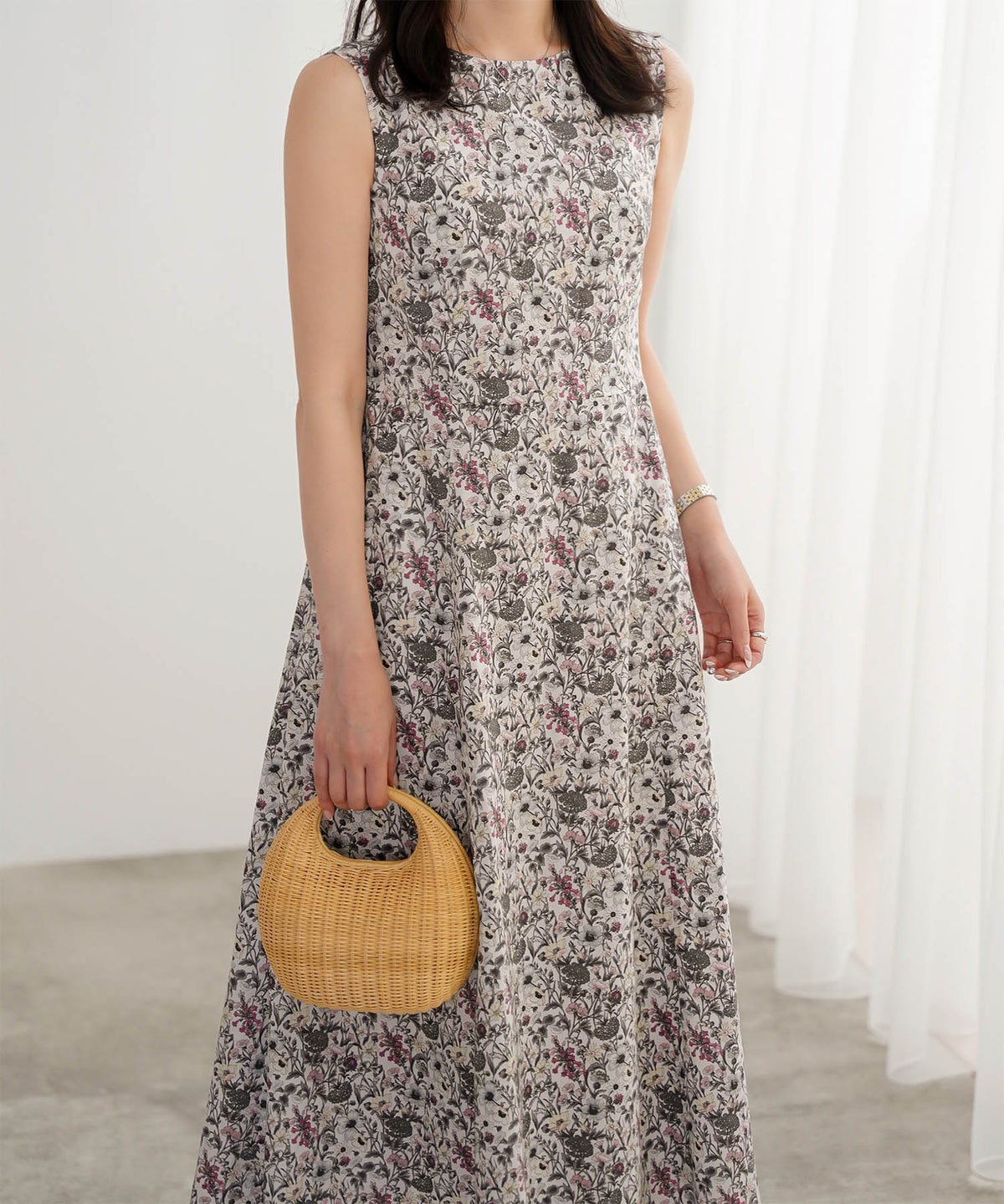 ノースリーブ ウエスト切り替え ワンピース Made with Liberty Fabric グレー ブルー ノースリーブウエスト切り替えワンピースMade with Liberty Fabric HUIT