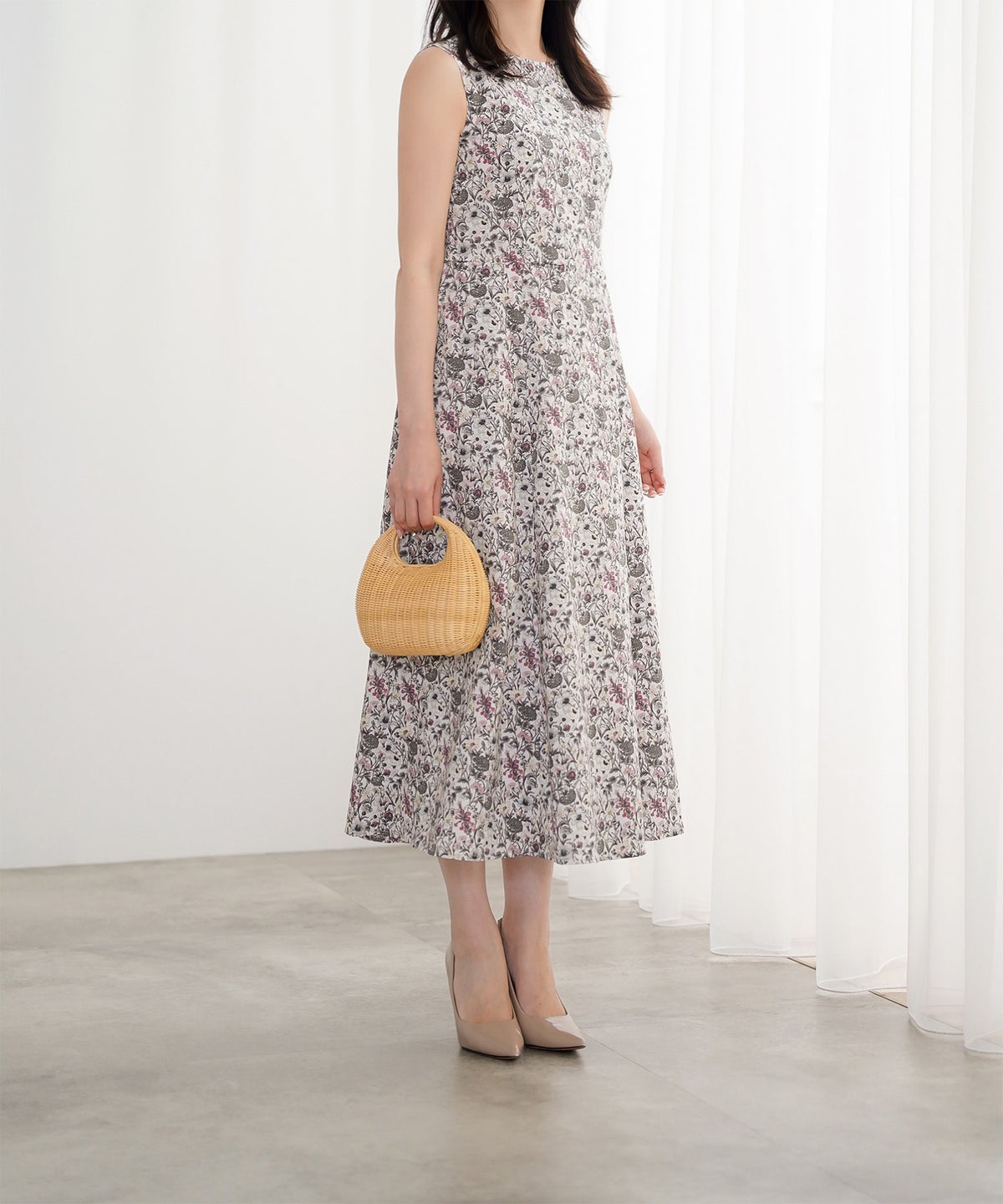 ノースリーブ ウエスト切り替え ワンピース Made with Liberty Fabric グレー ブルー ノースリーブウエスト切り替えワンピースMade with Liberty Fabric HUIT