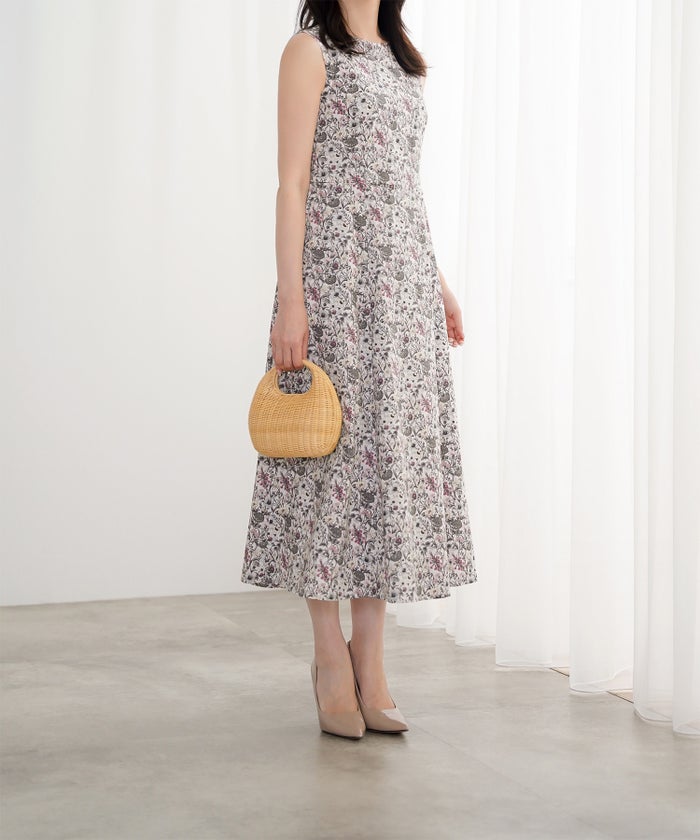ノースリーブ ウエスト切り替え ワンピース Made with Liberty Fabric グレー ブルー ノースリーブウエスト切り替えワンピースMade with Liberty Fabric HUIT