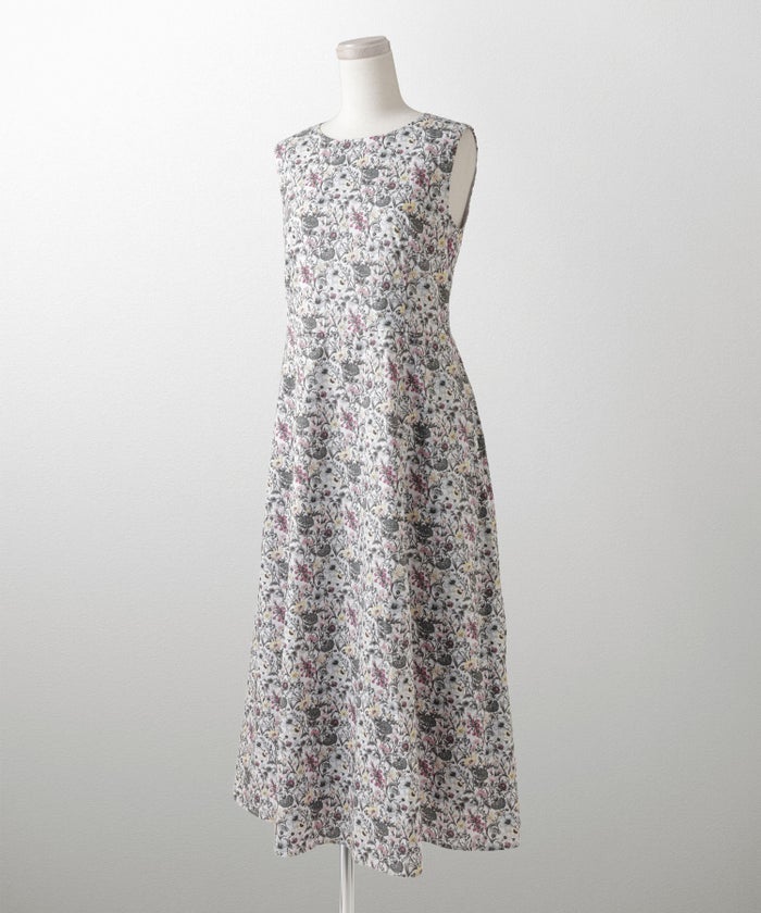 ノースリーブ ウエスト切り替え ワンピース Made with Liberty Fabric グレー ブルー ノースリーブウエスト切り替えワンピースMade with Liberty Fabric HUIT