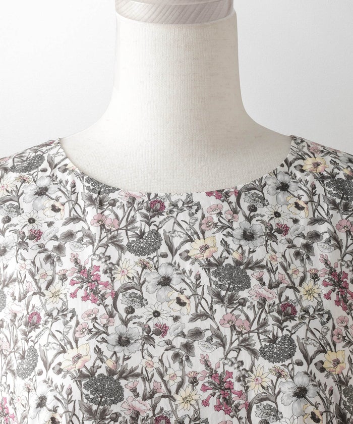 ノースリーブ ウエスト切り替え ワンピース Made with Liberty Fabric グレー ブルー ノースリーブウエスト切り替えワンピースMade with Liberty Fabric HUIT