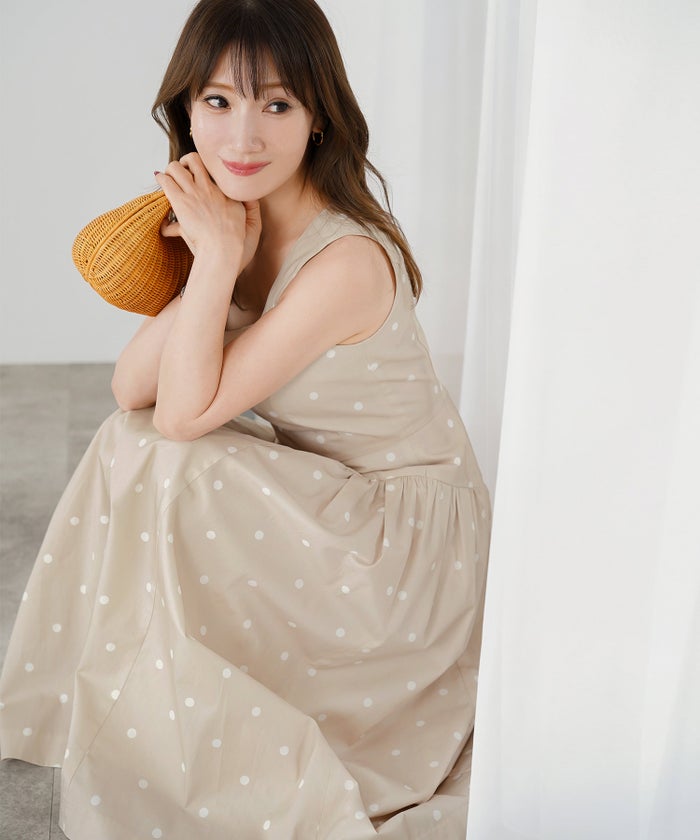 手洗い可 おしゃれ フェミニン 上品 きれいめ 大人カジュアル 柄 夏 フェニミン ジョイントスペース 水玉ノースリワンピース Liala×PG