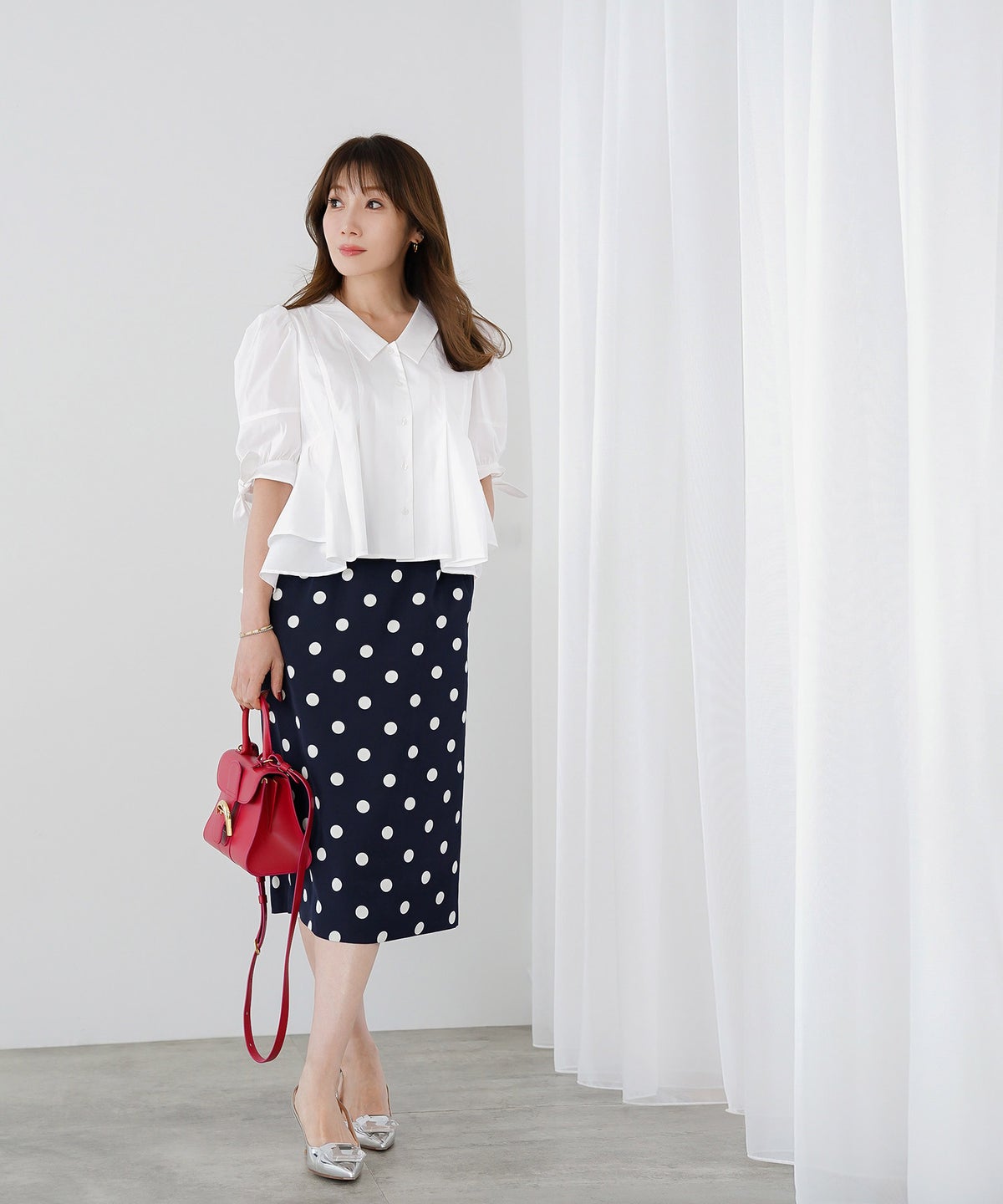 手洗い可 体型カバー オフィス おしゃれ フェミニン 上品 大人可愛い きれいめ 春 夏 ジョイントスペース 袖口リボンペプラムブラウス Liala×PG