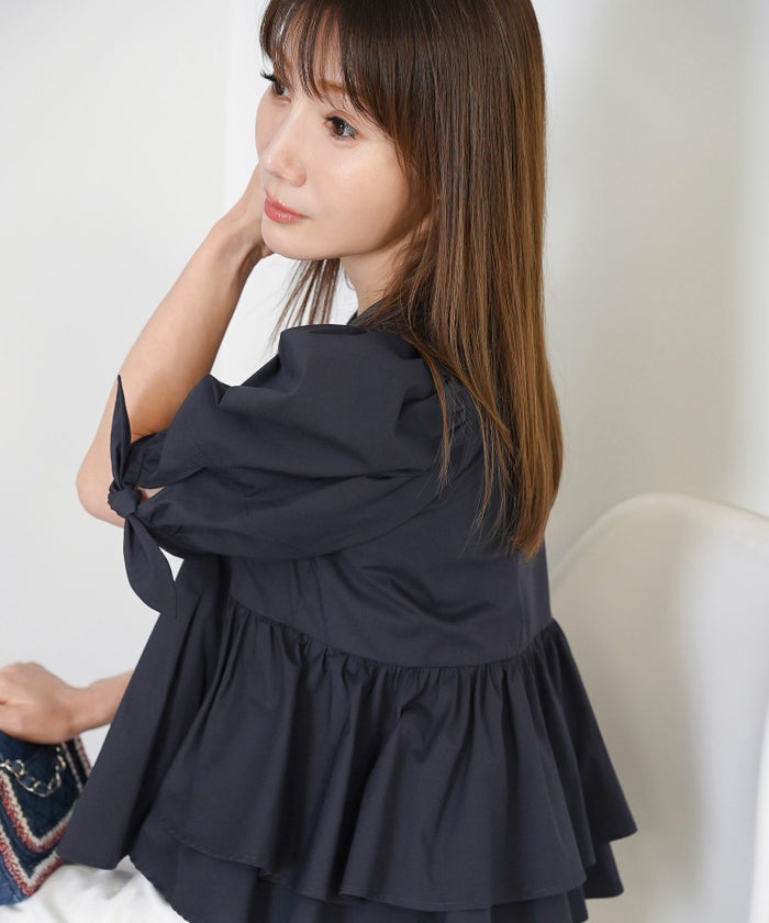 手洗い可 体型カバー オフィス おしゃれ フェミニン 上品 大人可愛い きれいめ 春 夏 ジョイントスペース 袖口リボンペプラムブラウス Liala×PG