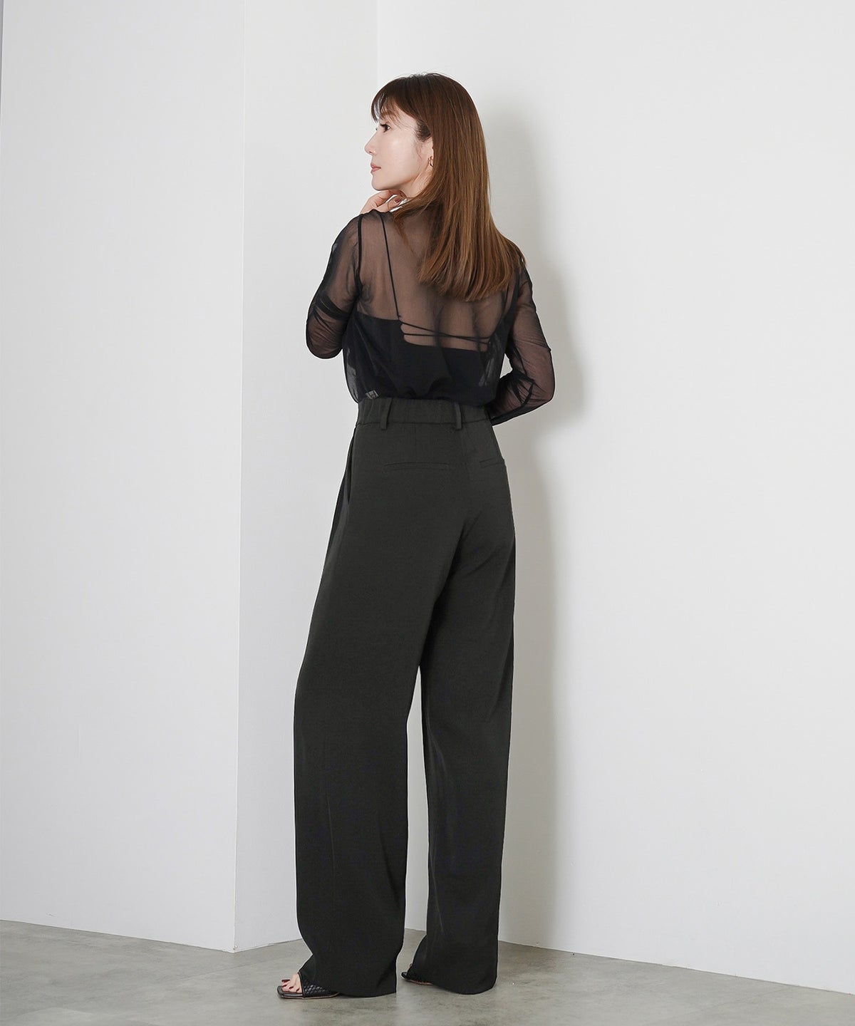 手洗い可 XSサイズ オフィス 大人カジュアル きれいめ  白黒 上品 ロング 美脚 上品 ジョイントスペース とろみワイドパンツ Liala×PG