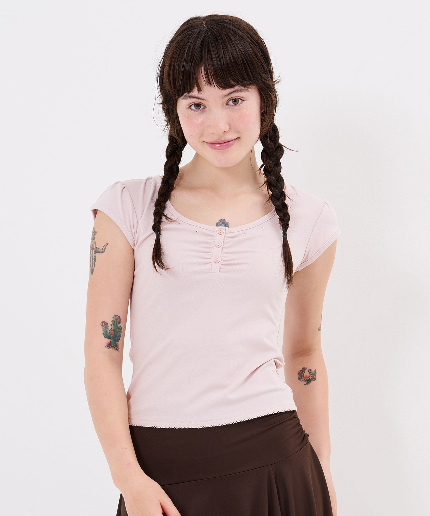 バックオープン ヘンリーネック<br> カットソー TINA：JOJUN