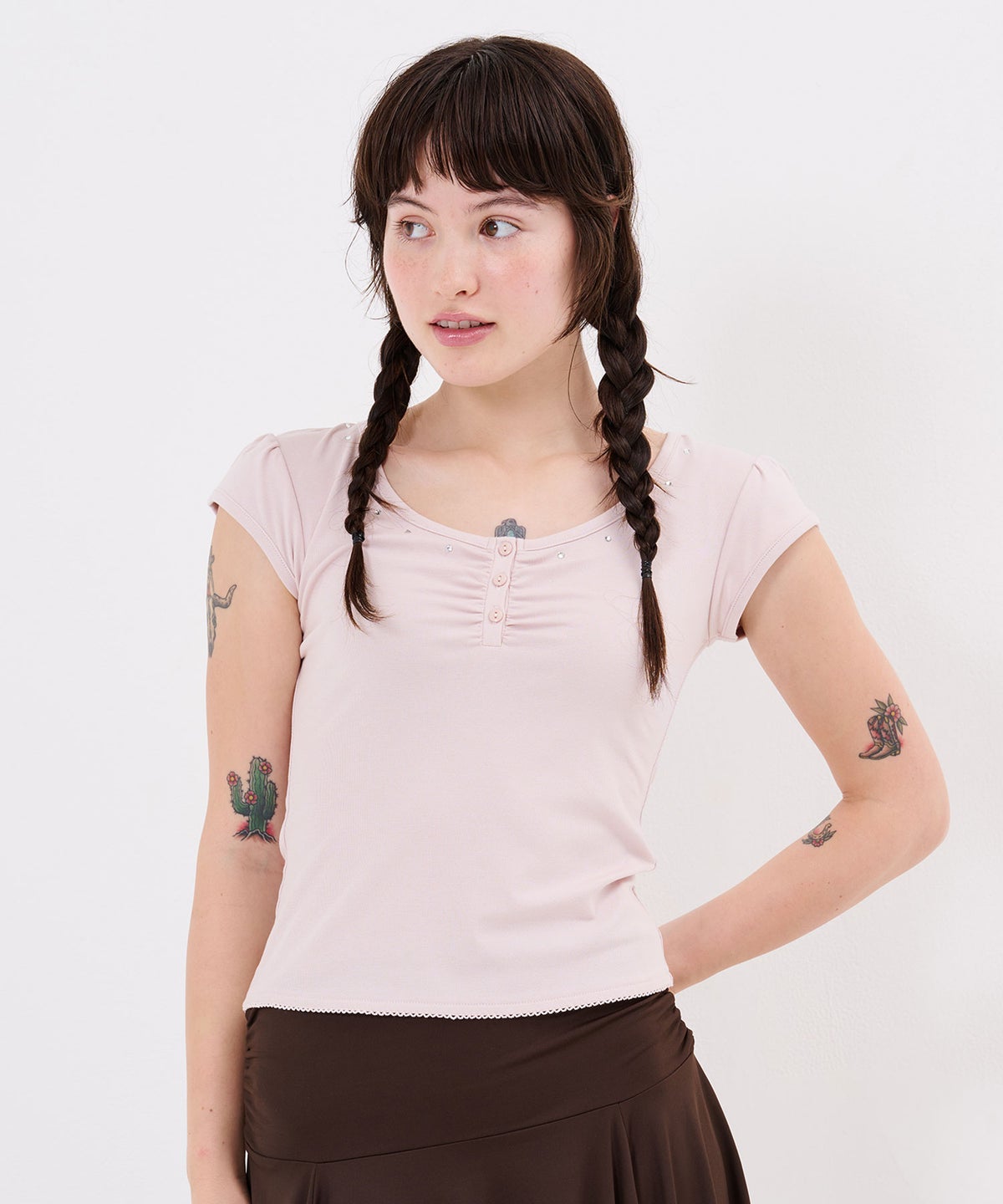 Tシャツ/ストーン/バックオープン ヘンリーネック カットソー TINA：JOJUN