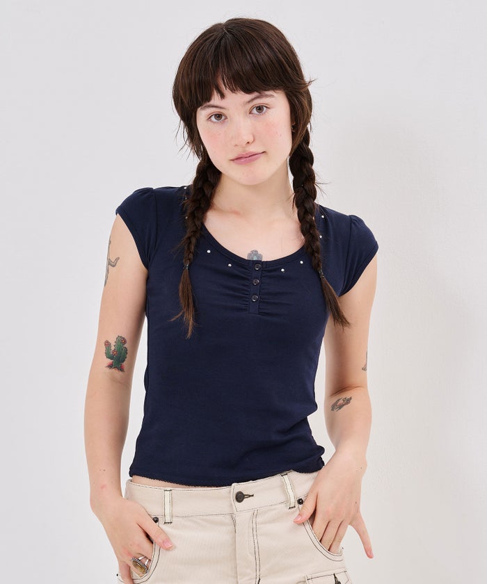 Tシャツ/ストーン/バックオープン ヘンリーネック カットソー TINA：JOJUN