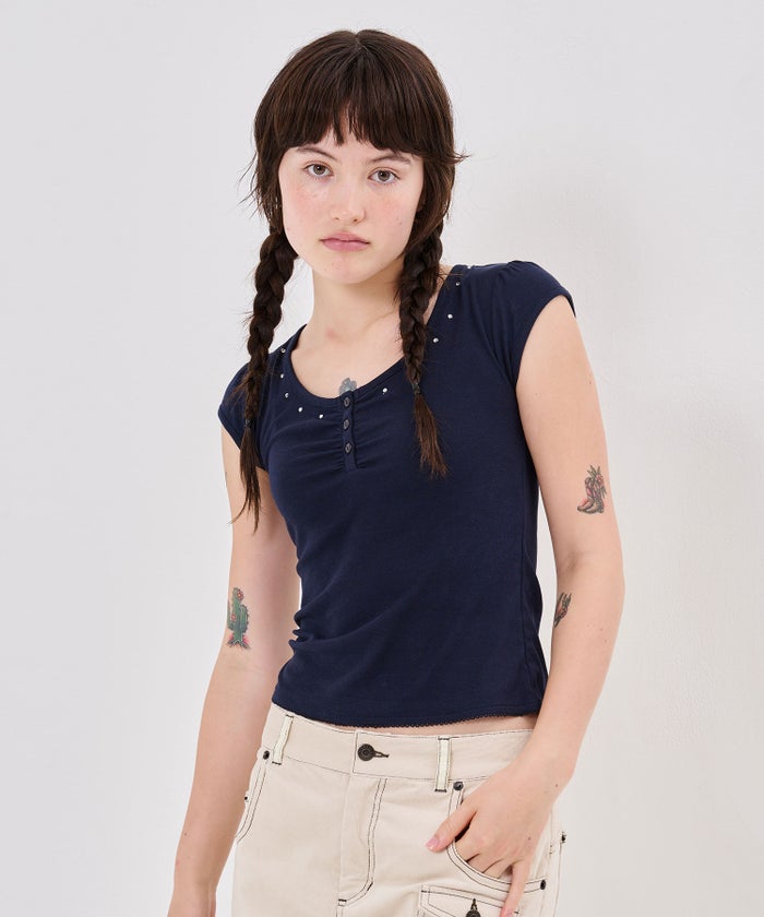 Tシャツ/ストーン/バックオープン ヘンリーネック カットソー TINA：JOJUN