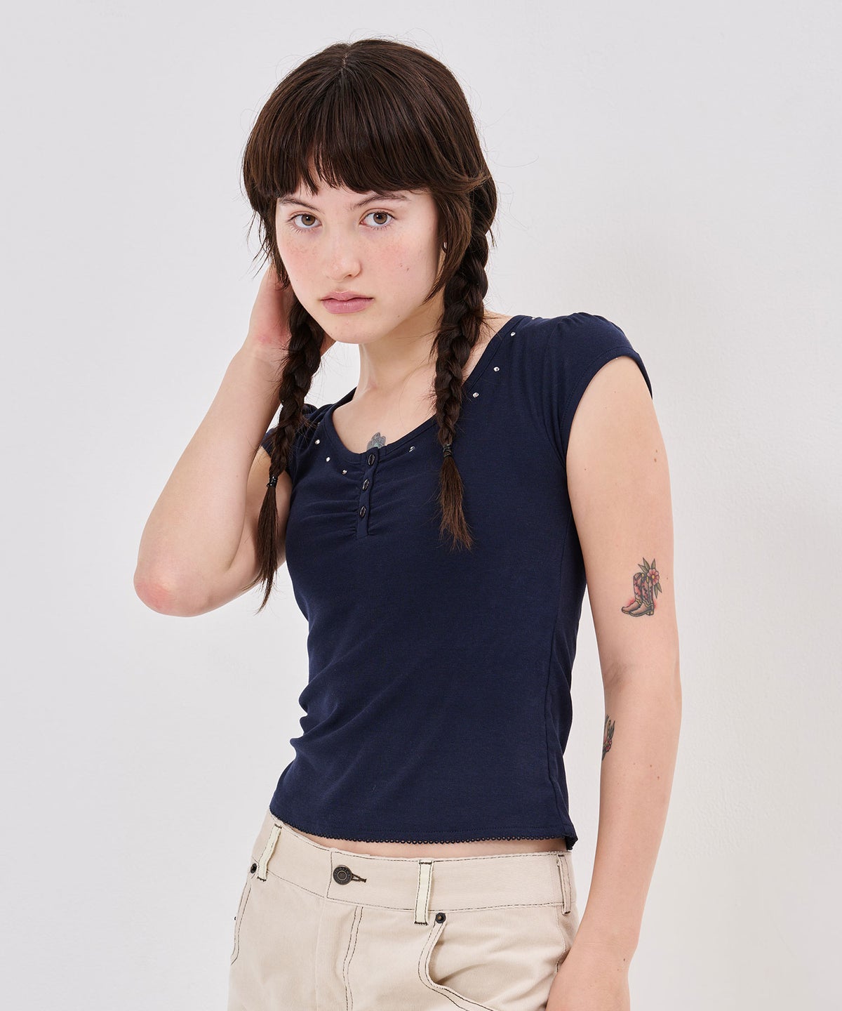 Tシャツ/ストーン/バックオープン ヘンリーネック カットソー TINA：JOJUN