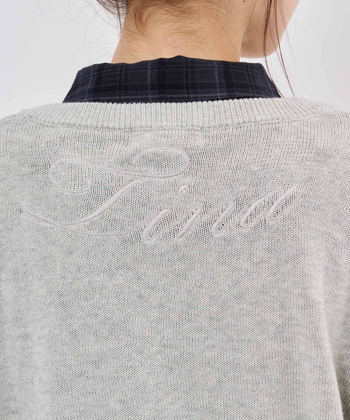 ニット/ロゴ/Vネック ビッグ 刺繍 ニットプルオーバー TINA：JOJUN