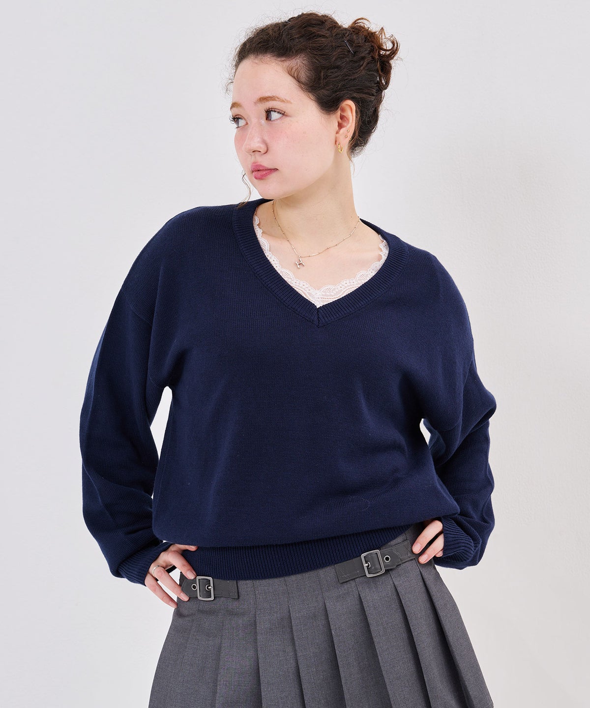 ニット/ロゴ/Vネック ビッグ 刺繍 ニットプルオーバー TINA：JOJUN