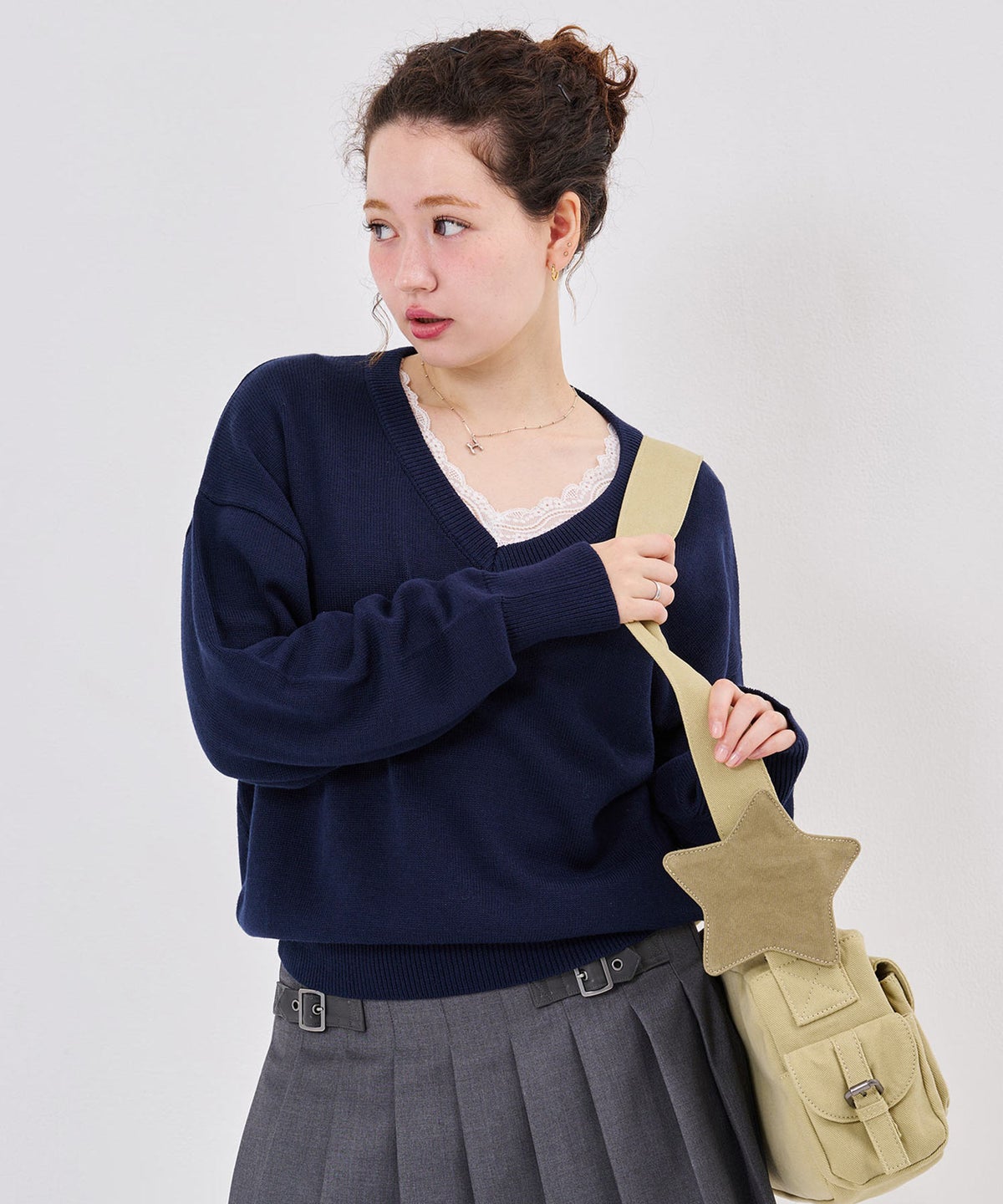 ニット/ロゴ/Vネック ビッグ 刺繍 ニットプルオーバー TINA：JOJUN