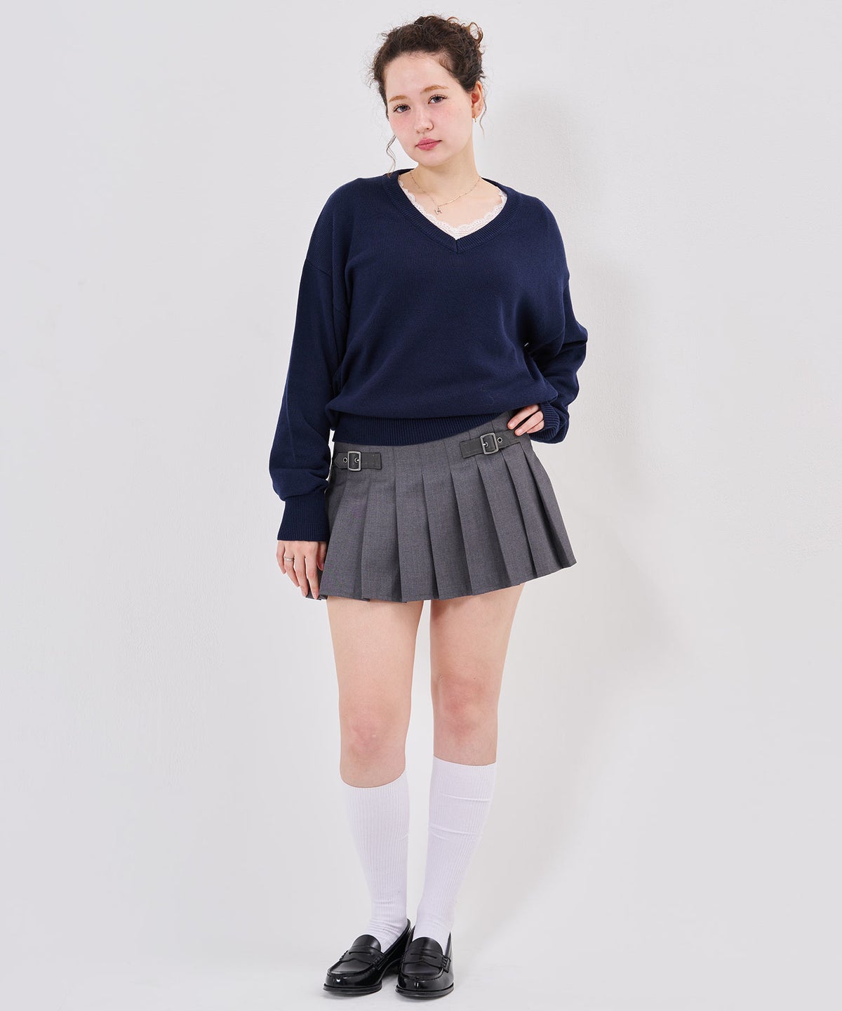 ニット/ロゴ/Vネック ビッグ 刺繍 ニットプルオーバー TINA：JOJUN