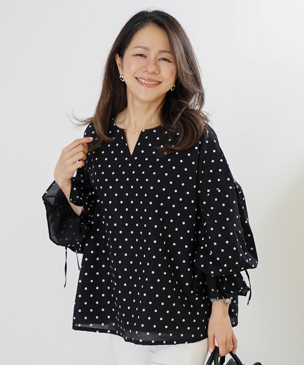 ブラウス ドット アイボリー ブラック バルーンスリーブ 2way　ジョイントスペース 前後2way ドット柄 バルーンスリーブ ブラウス ＆BLOOM（アンドブルーム）