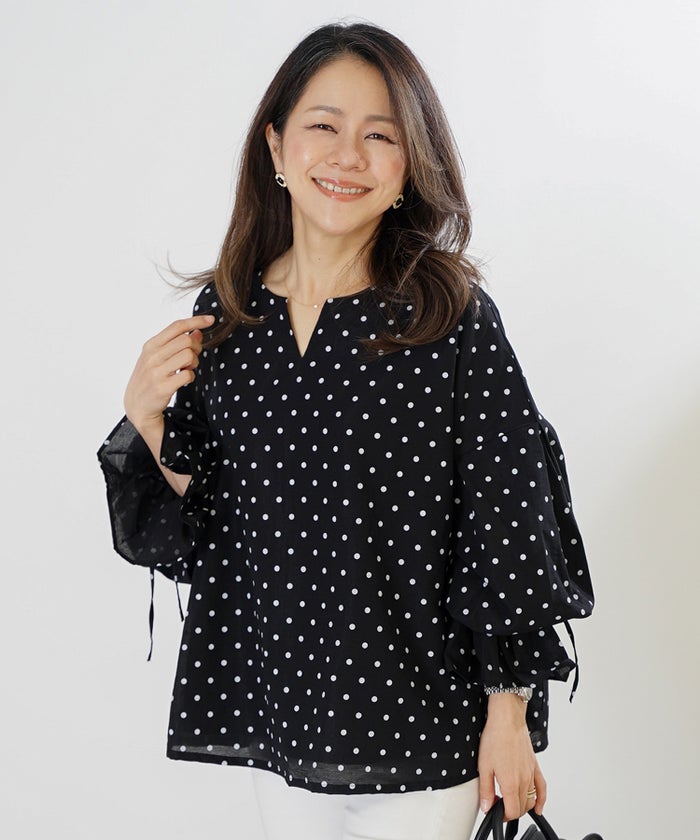 ブラウス ドット アイボリー ブラック バルーンスリーブ 2way　ジョイントスペース 前後2way ドット柄 バルーンスリーブ ブラウス ＆BLOOM（アンドブルーム）
