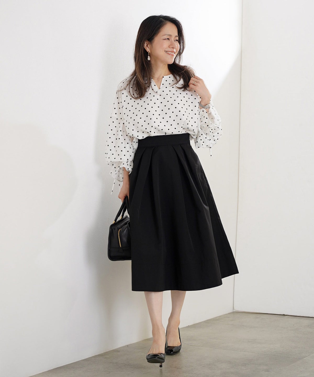 ブラウス ドット アイボリー ブラック バルーンスリーブ 2way　ジョイントスペース 前後2way ドット柄 バルーンスリーブ ブラウス ＆BLOOM（アンドブルーム）