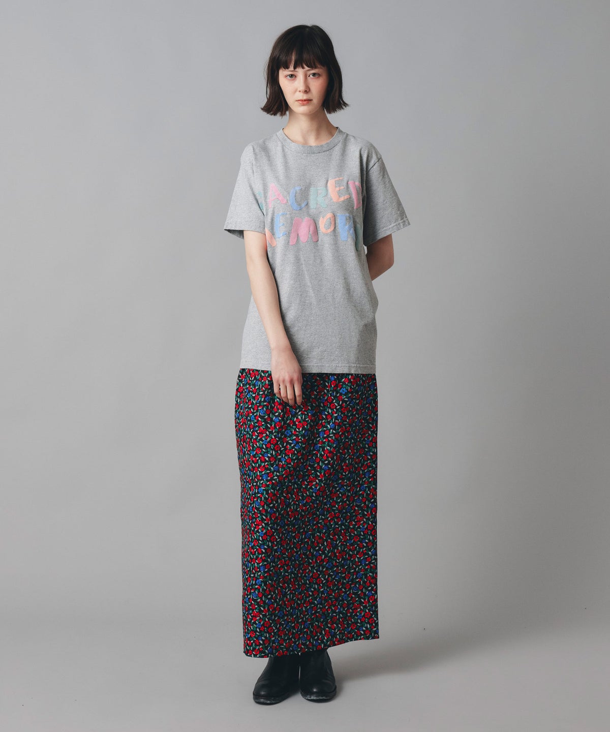 グレー ピンク ブラック 半袖 Tシャツ クロックフロッキープリント ウォッシャブル M L カラフルフロッキープリントTシャツ AT THE TRNK ＠