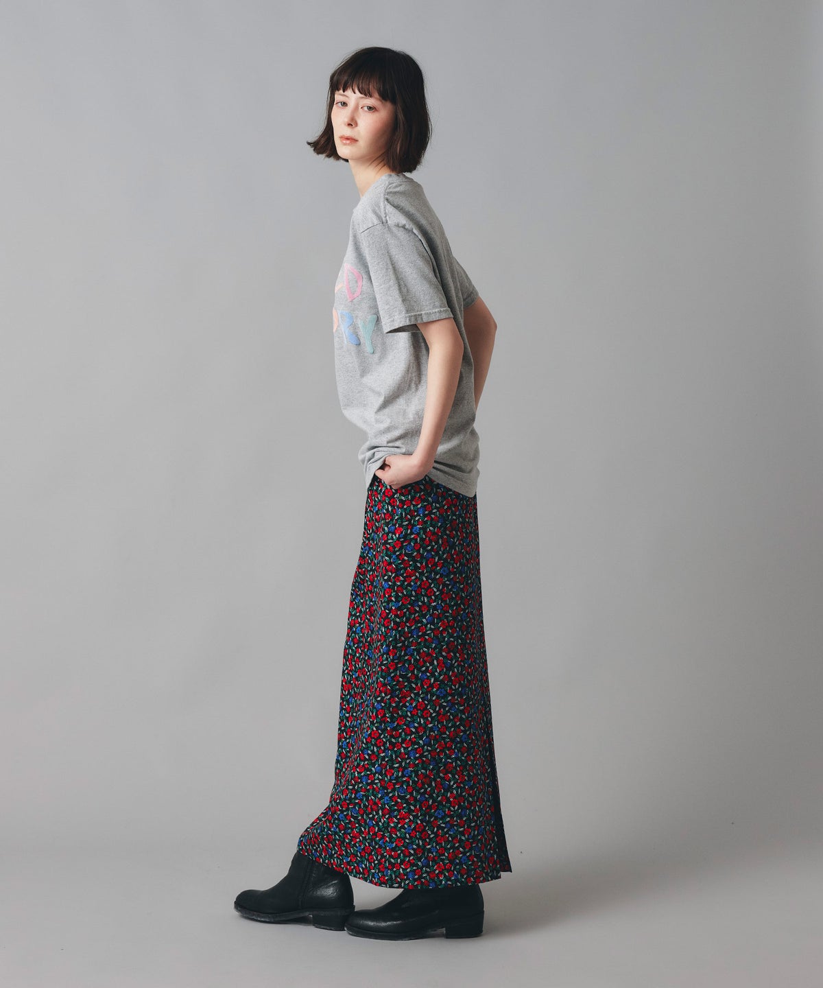 グレー ピンク ブラック 半袖 Tシャツ クロックフロッキープリント ウォッシャブル M L カラフルフロッキープリントTシャツ AT THE TRNK ＠